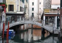 Ponte Santi Apostoli, sul Rio dei Santi Apostoli