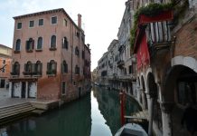 Rio dei Santi Apostoli, nel Sestiere di Cannaregio