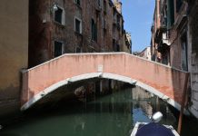 Ponte Pasqualigo privato, sul Rio de Cà Widmann