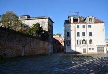 Campazzo San Sebastian, Corte de le Colonete e Calle Nova, sul Rielo de San Sebastiano