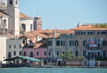 Traghetto dei Gesuati (Sotoportego dei Bisati), va alla Giudecca
