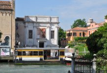 Traghetto della Carità sul Canal Grande, va al Campo San Vidal