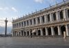 Scritte inneggianti al doge Marco Giustiniani, sulle colonne della Biblioteca Marciana e della Libreria Sansoviniana