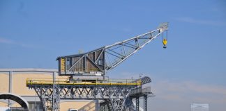 Porto commerciale; Molo di Levante, Molo di Ponente, nel Sestiere di Dorsoduro