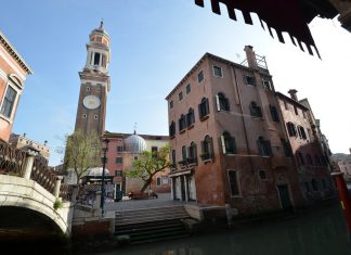 Il Campanile della Chiesa dei Santi Apostoli, nel Sestiere di Cannaregio
