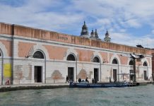 Reale Società Canottieri Bucintoro 1882. Magazzini del Sale in Fondamenta delle Zattere ai Saloni, nel Sestiere di Dorsoduro
