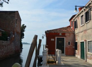 Palazzo Cornaro, Casa del Leone e Ospedale Inglese, in Fondamenta al Rio de la Croce, nell’Isola della Giudecca