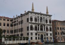 Le guglie sui palazzi veneziani; segno distintivo dei capitani generali da mar o comignoli ad obelisco?