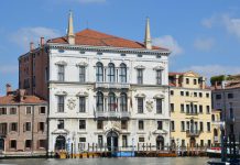 Una famiglia patrizia alloggiata in una galera nel Canal Grande