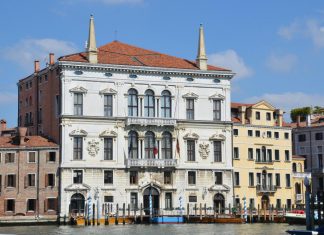 Una famiglia patrizia alloggiata in una galera nel Canal Grande