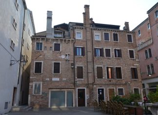 La leggenda della testa di vecchia di Corte del Teatro, a San Luca, nel Sestiere di San Marco