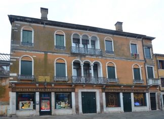 La farmacia all’insegna dell’Ercole d’Oro, a Santa Fosca, nel Sestiere di Cannaregio