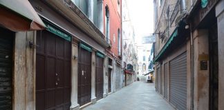 La farmacia all’insegna del Redentore, a San Basso, nel Sestiere di San Marco