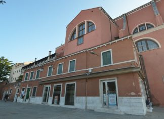 I Carmelitani Scalzi e l’acqua di melissa