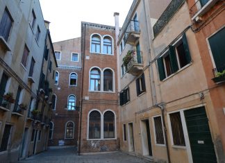 Teatro Grimani o di San Samuele (1655), in Corte del Duca Sforza, nel Sestiere di San Marco