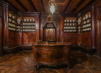 La Farmacia ai Do San Marchi presso il Museo del Settecento Veneziano a Ca’ Rezzonico