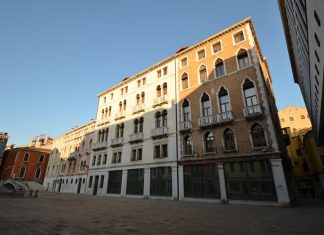 Il caffè Artistico, in Campo Manin, nel Sestiere di San Marco