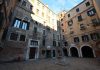Le patere delle Case dei Polo, in Corte Seconda del Milion, nel Sestiere di Cannaregio