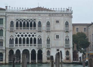 Le patere della Ca’ D’Oro, nel Sestiere di Cannaregio