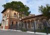 Le patere della Palazzina Canonica, in Riva dei Sette Martiri, nel Sestiere di Castello