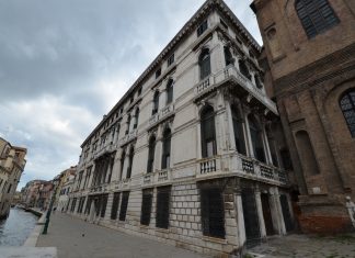 Le chiavi di volta del Palazzo Lezze alla Misericordia, nel Sestiere di Cannaregio