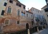 Le patere del Palazzo Bosso al Ponte de San Tomà, nel Sestiere di San Polo
