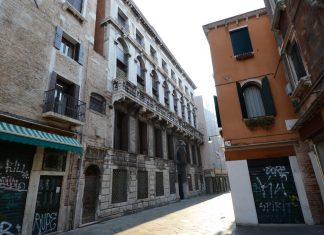 Le chiavi di volta del Palazzo Donà dalle Rose, alla Maddalena, nel Sestiere di Cannaregio