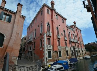 Le chiavi di volta del Palazzo Contarini Sceriman ai Gesuiti, nel Sestiere di Cannaregio