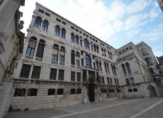 Le chiavi di volta del Palazzo Pisani a San Vidal, nel Sestiere di San Marco