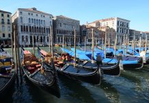 Breve storia della gondola tra sfarzi e asimmetrie