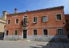 Iscrizione in un architrave della Scuola della Beata Vergine Assunta in Campo de la Celestia