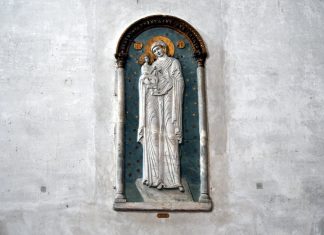 La Madonna con Bambino già nella Chiesa della Celestia, ora nella Chiesa di San Francesco della Vigna