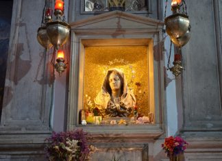 La Madonna delle Grazie, nella Chiesa di San Giovanni Grisostomo (o Crisostomo)