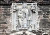 La Madonna col Bambino, sopra l’ingresso laterale della Chiesa di Santa Maria Gloriosa dei Frari