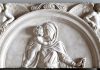La Madonna del Bacio, bassorilievo nella Galleria Giorgio Franchetti alla Ca’ d’Oro, già nella Chiesa delle Zitelle