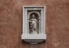 La Madonnina andante, altorilievo sulla facciata della Chiesa di San Polo, in Salizada San Polo