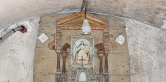 La Vergine della Candelaria, nel tabernacolo (capitèło) del Sotoportego de Corte Tramezina, nel Sestiere di Dorsoduro
