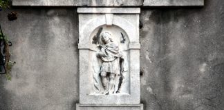 San Giuliano vulgo San Zulian, bassorilievo in Calle dei Segretari, nel Sestiere di San Marco