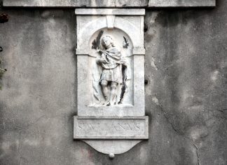 San Giuliano vulgo San Zulian, bassorilievo in Calle dei Segretari, nel Sestiere di San Marco