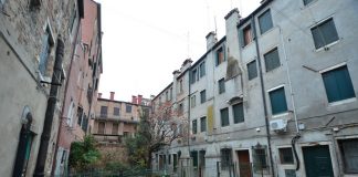 Corte de lo Strologo a San Marcuola, nel Sestiere di Cannaregio