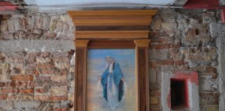 L’Immacolata Concezione, nel tabernacolo (capitèło) nel Sotoportego dei Guardiani, nel Sestiere di Dorsoduro