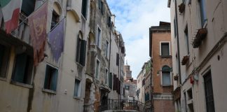 Ponte de la Verona, sul Rio Menuo o de la Verona