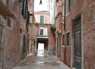 La Calle Larga Berlendis e il Teatro di San Zanipolo