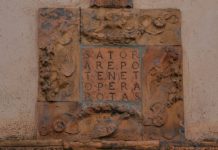 Un “quadrato magico”, una struttura palindroma dal significato sconosciuto, in Calle del Forno nell’Isola della Giudecca