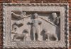 San Daniele e i leoni, bassorilievo sulla facciata della Chiesa dei Santi Giovanni e Paolo