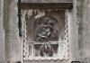 La Madonna col Bambino, bassorilievo in Salizada San Lio, nel Sestiere di Castello