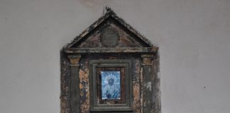 La Madonna della Salute, stampa nel tabernacolo (capitèło) del Sotoportego Zambelli, nel Sestiere di Santa Croce