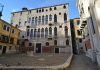 La famiglia e i palazzi Pesaro a San Beneto e a San Cassiano, nei Sestiere di San Marco e di Santa Croce