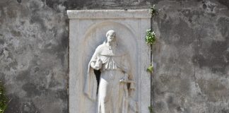 Sant’Antonio Abate, altorilievo in Corte del Tagiapiera, nel Sestiere di Castello