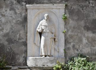 Sant’Antonio Abate, altorilievo in Corte del Tagiapiera, nel Sestiere di Castello